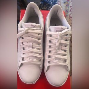 Excellent Condition Women Puma Vicky V2 7.5